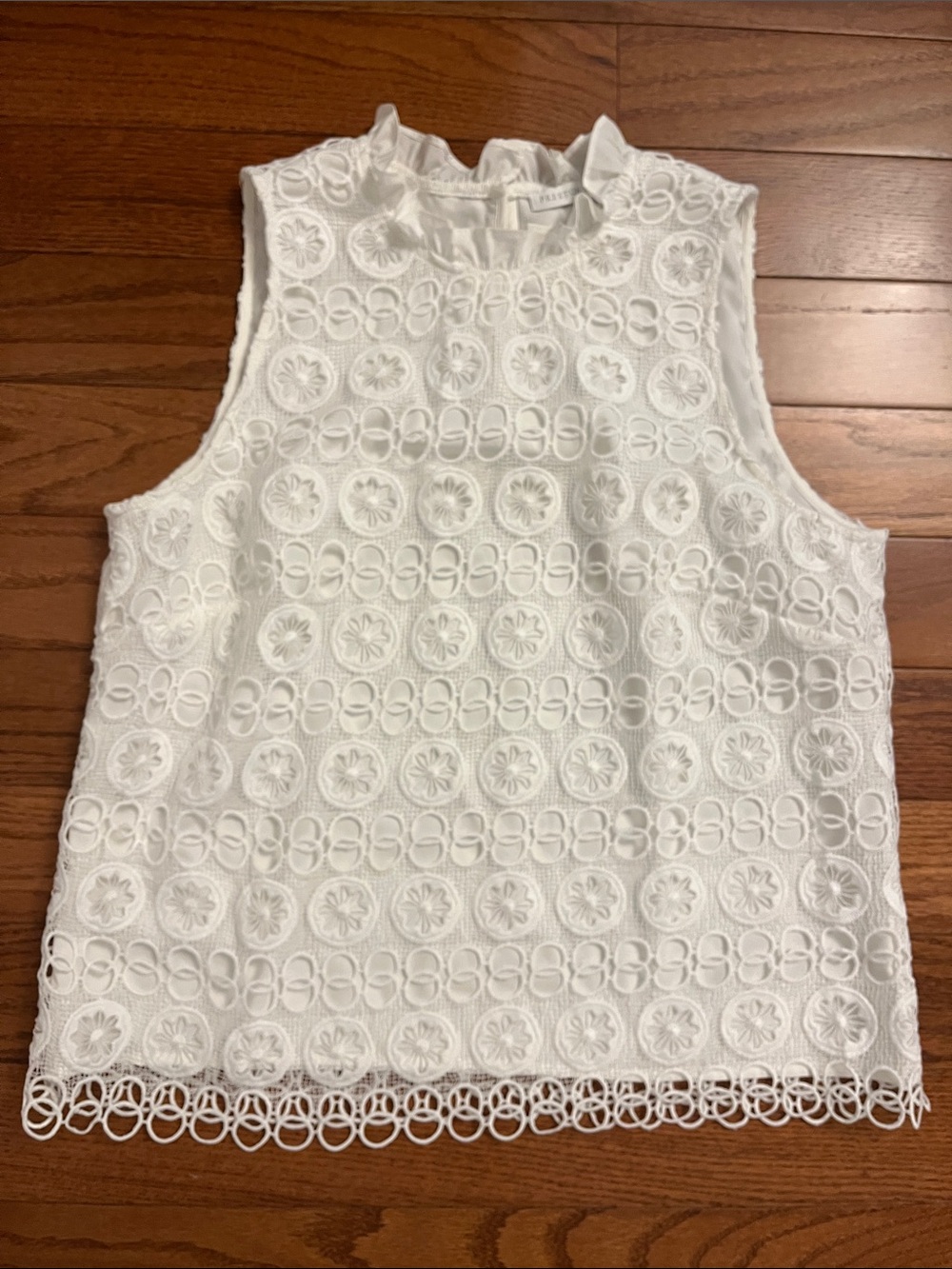 Preston & York Sleeveless White Lace Overlay Ruffle Neck Top Shirt Women's M